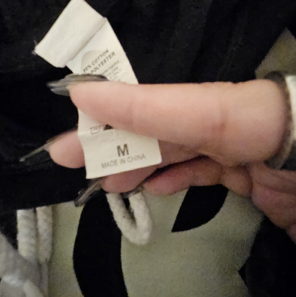 SMALL A DAY TO REMEMBER HOODIE BAND MERCH - Picture 2 of 3